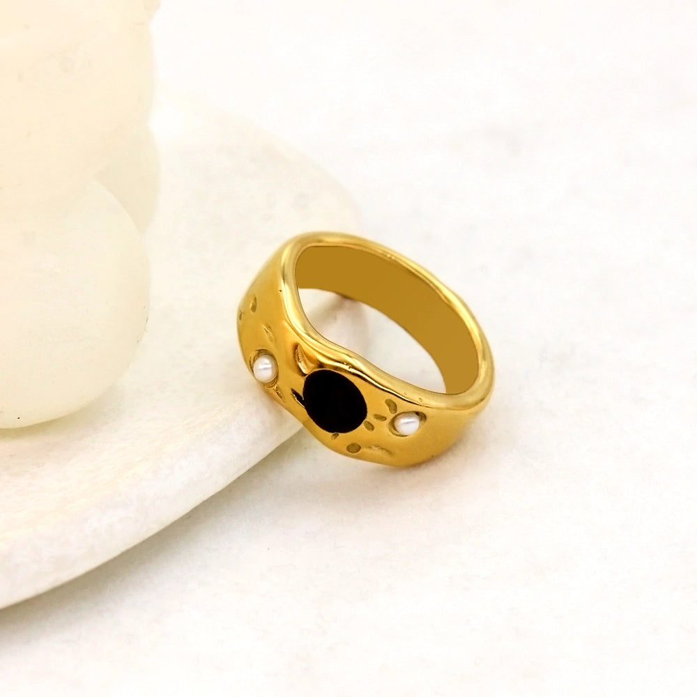 Center Oval Ring