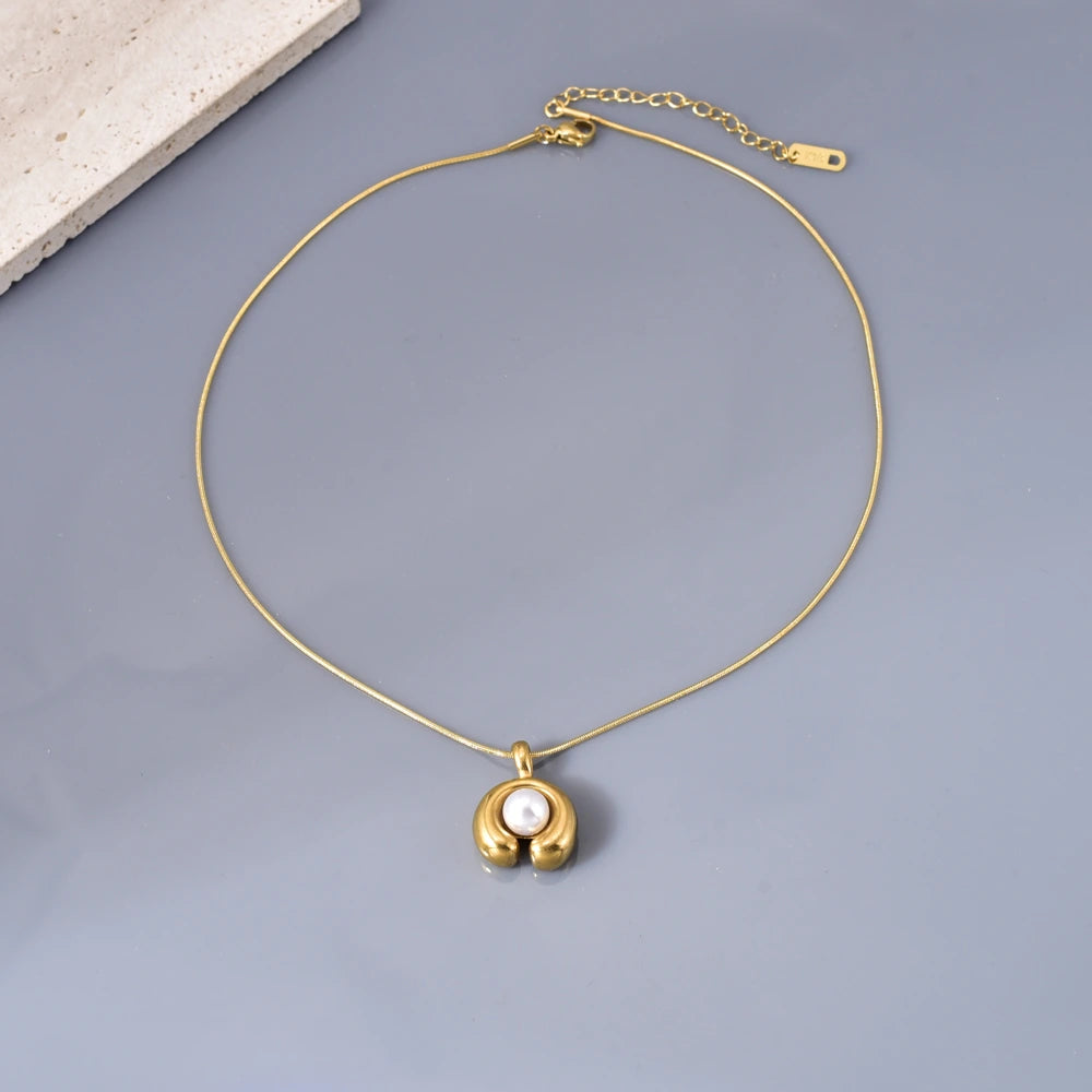 PearlNest Necklace