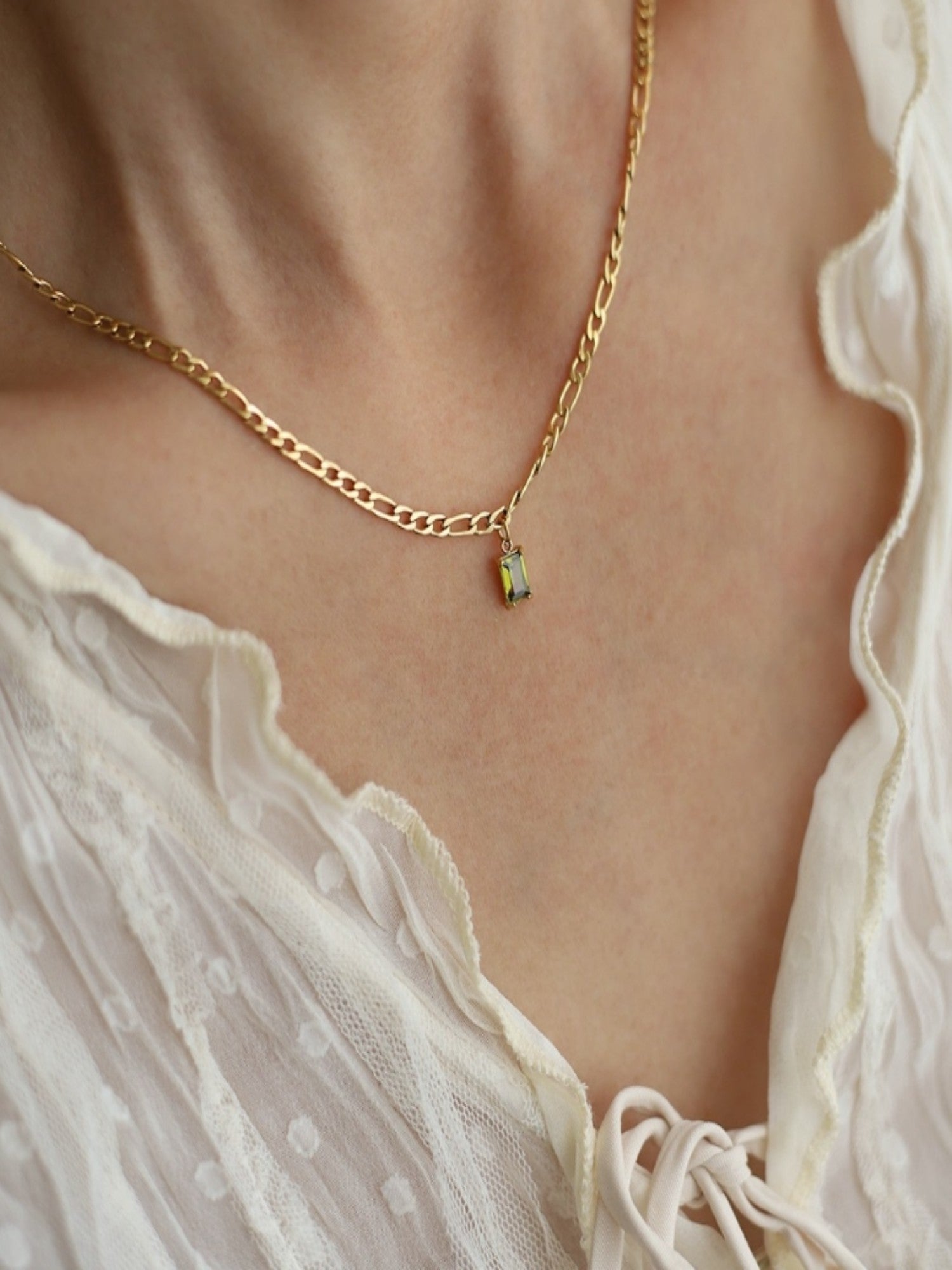 Elegant Pendant Necklace - XtraSleek