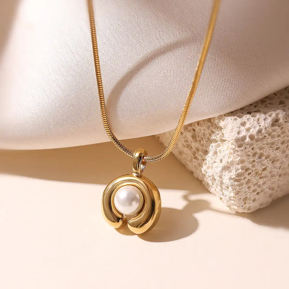 PearlNest Necklace