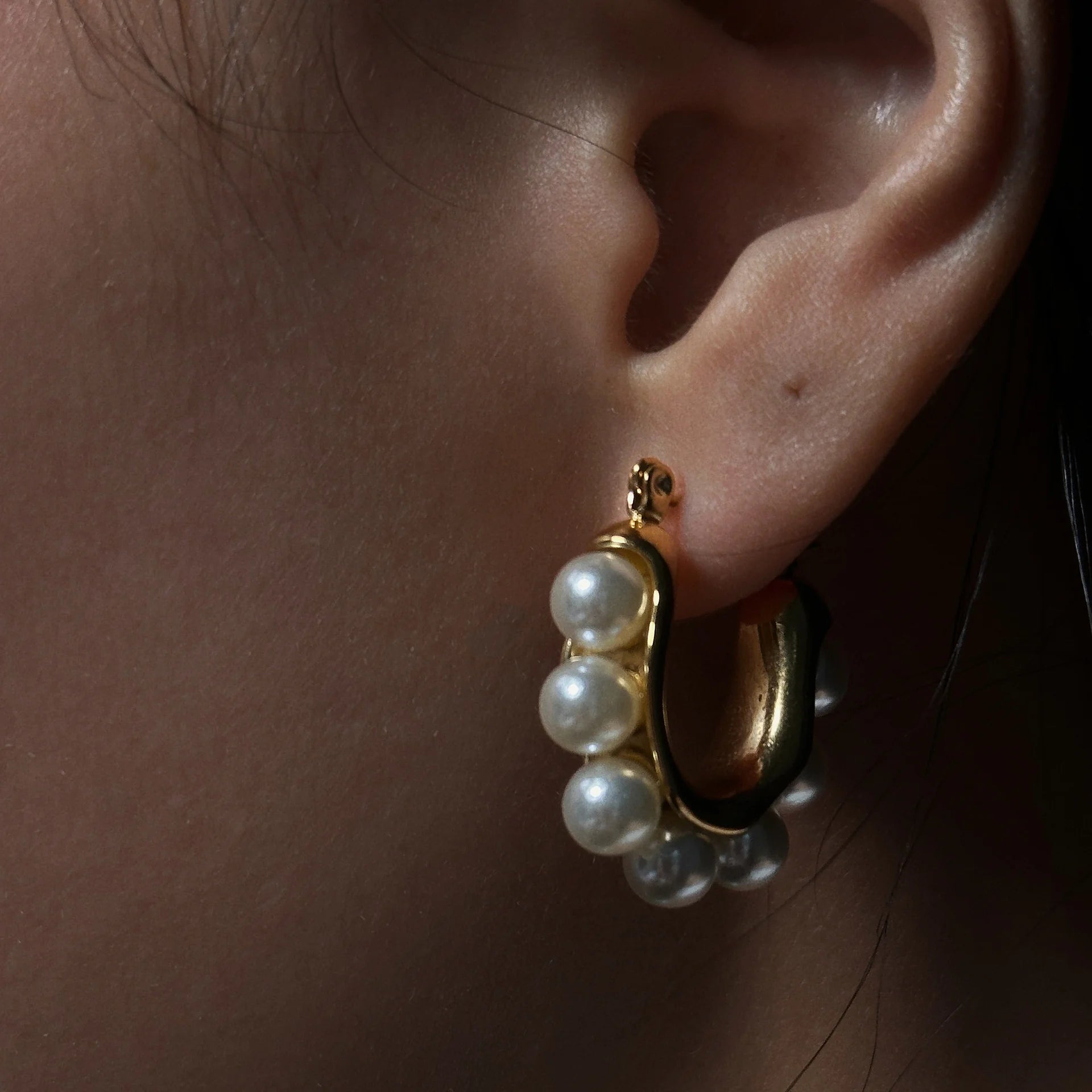 Pure Pearl Hoops