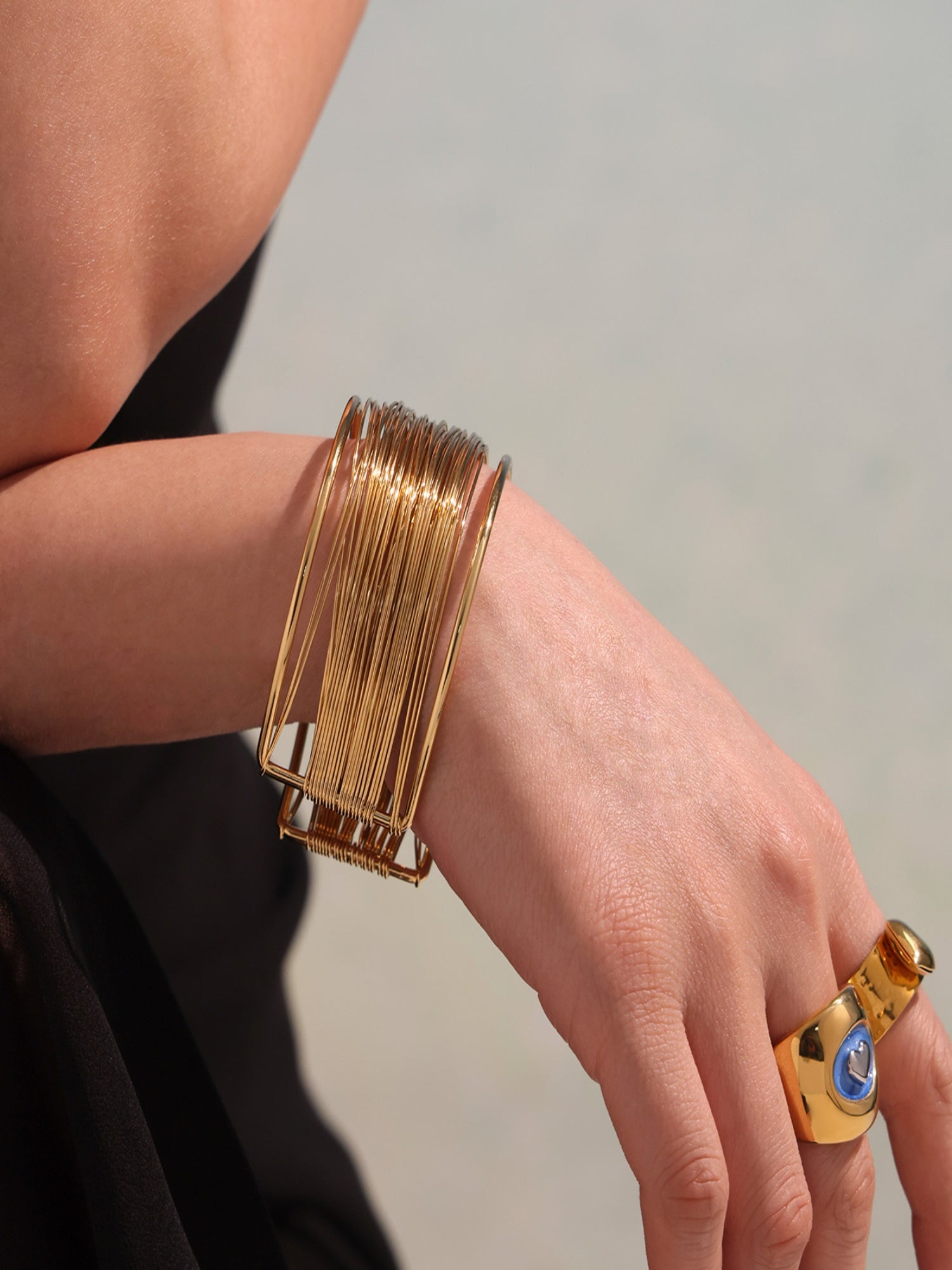 Sculpt Wire Bracelet - XtraSleek