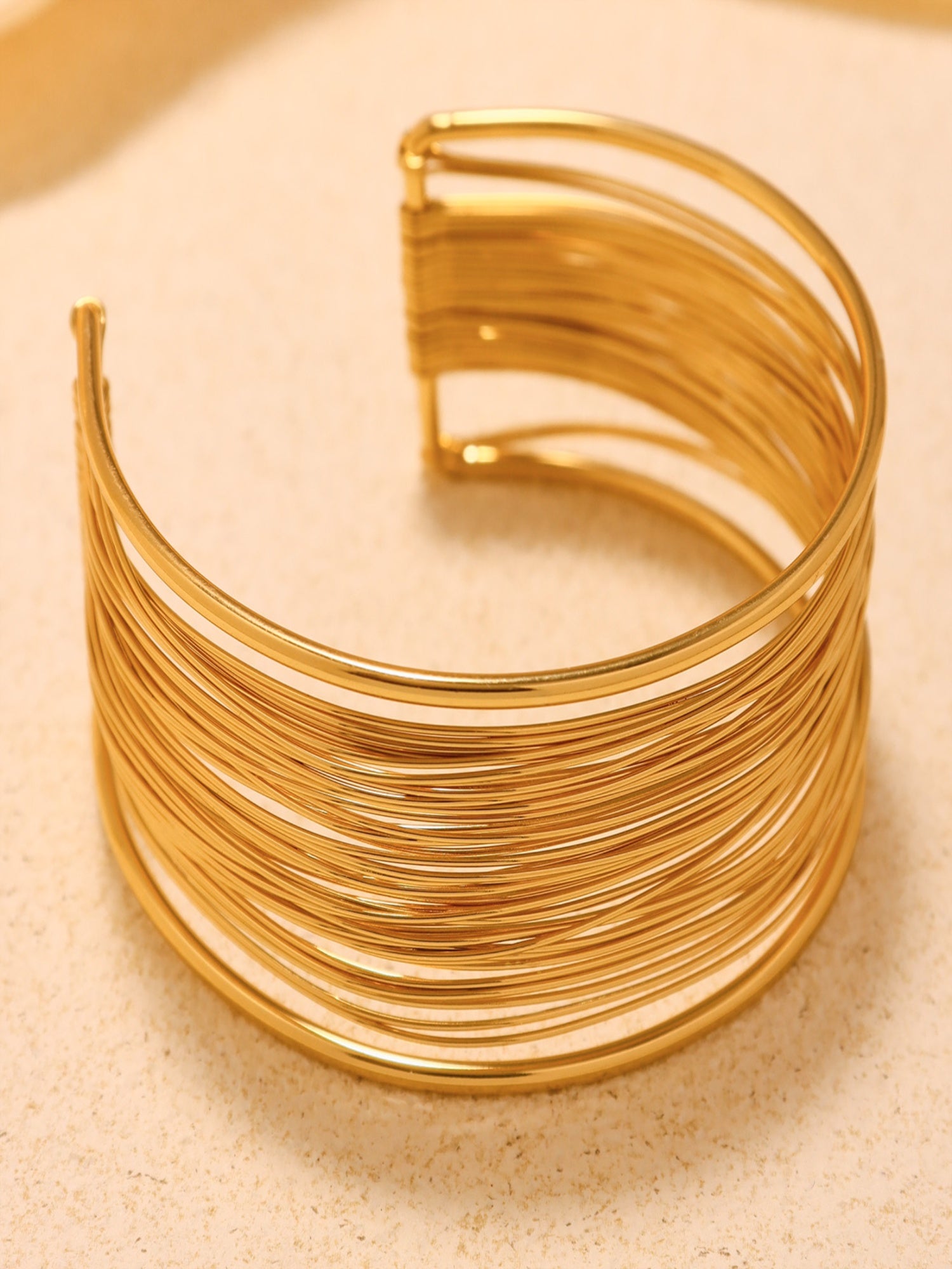 Sculpt Wire Bracelet - XtraSleek