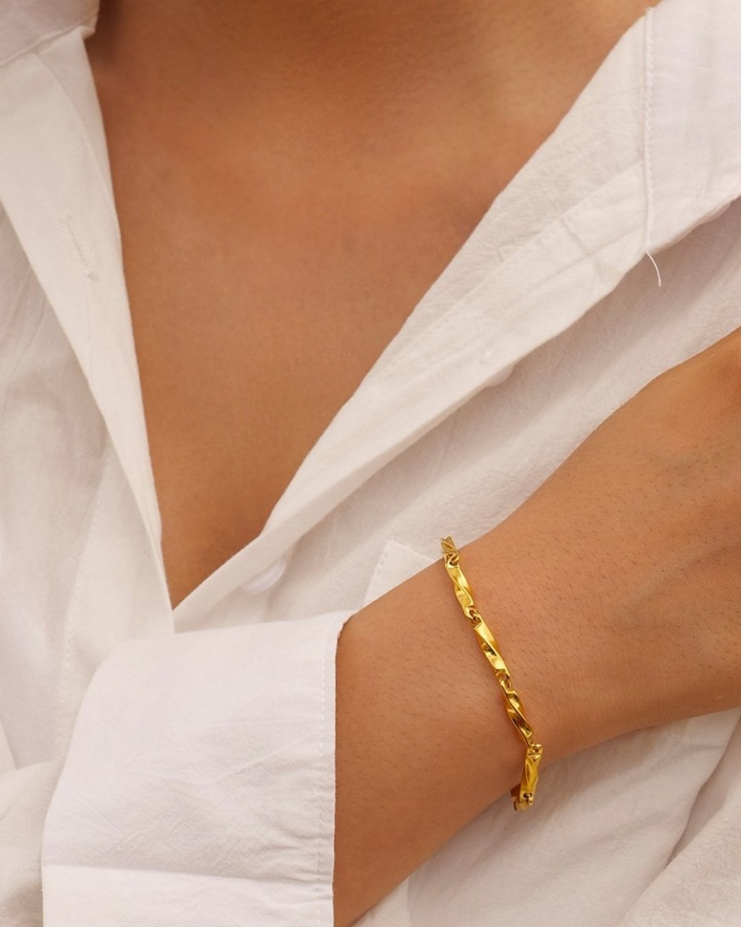 Minimal Twist Bracelet