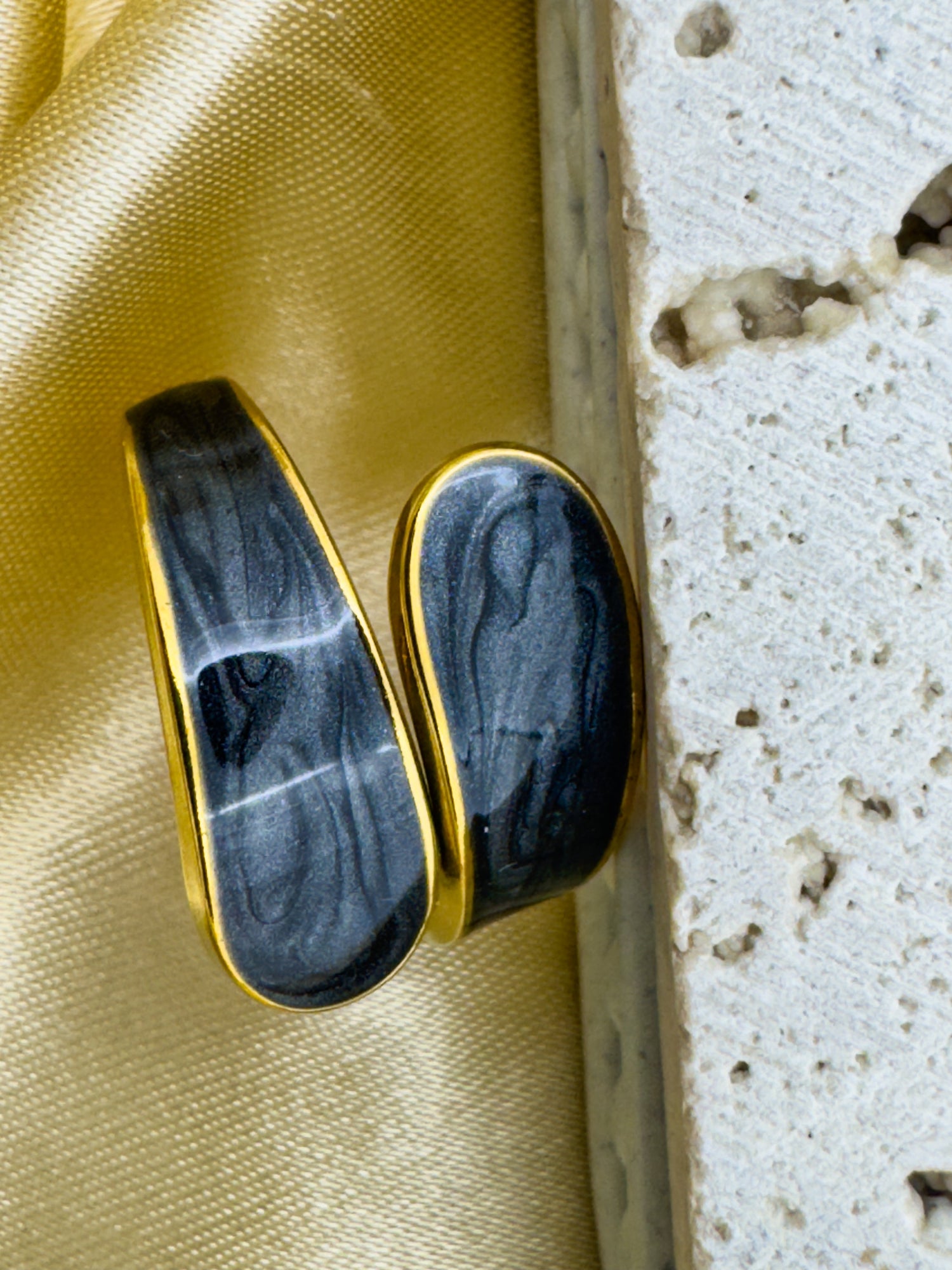 Retro Enamel Solid Black Ring - XtraSleek
