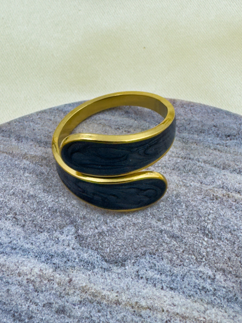 Retro Enamel Solid Black Ring - XtraSleek