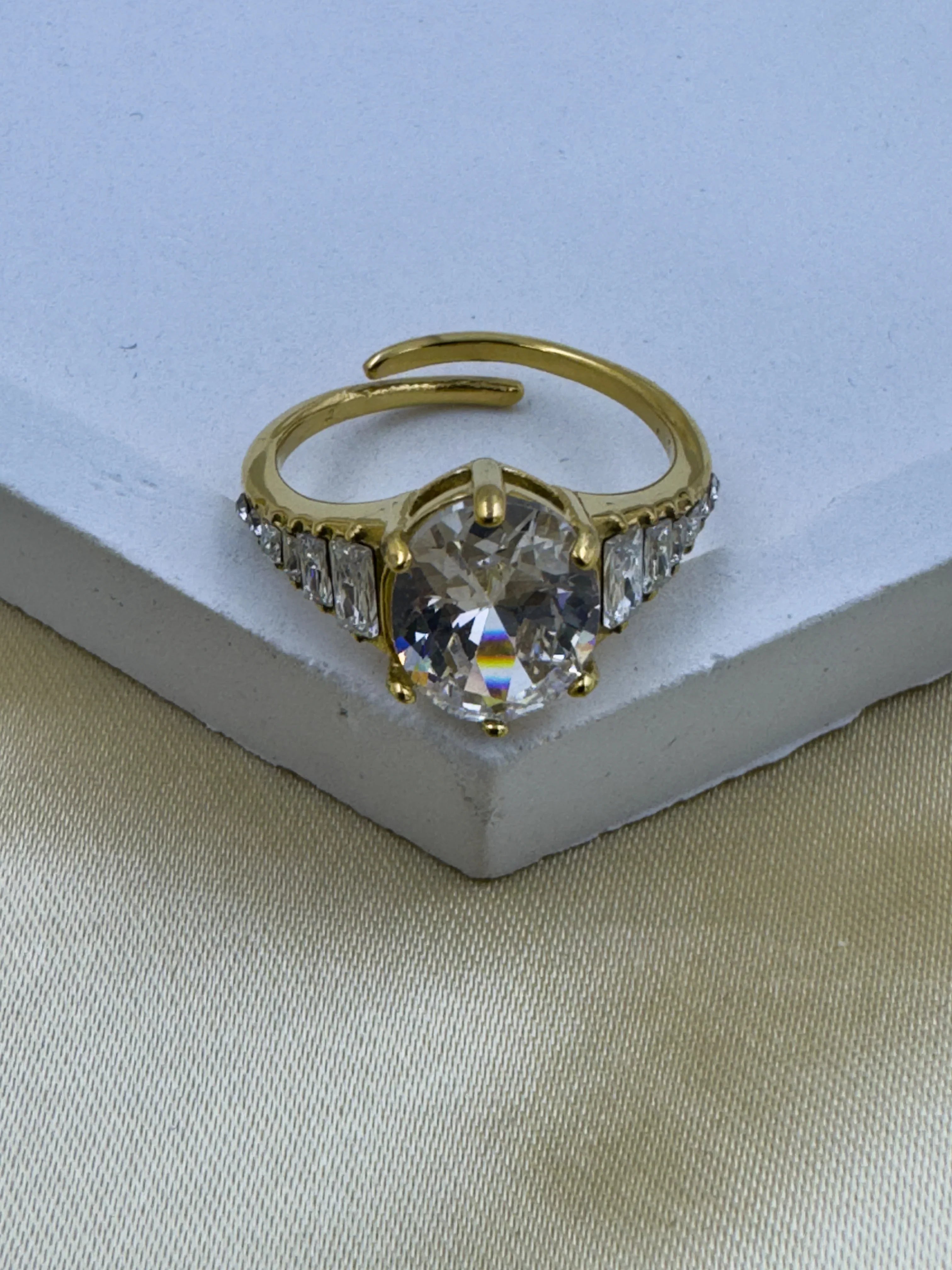 Crown of Heart Ring - XtraSleek