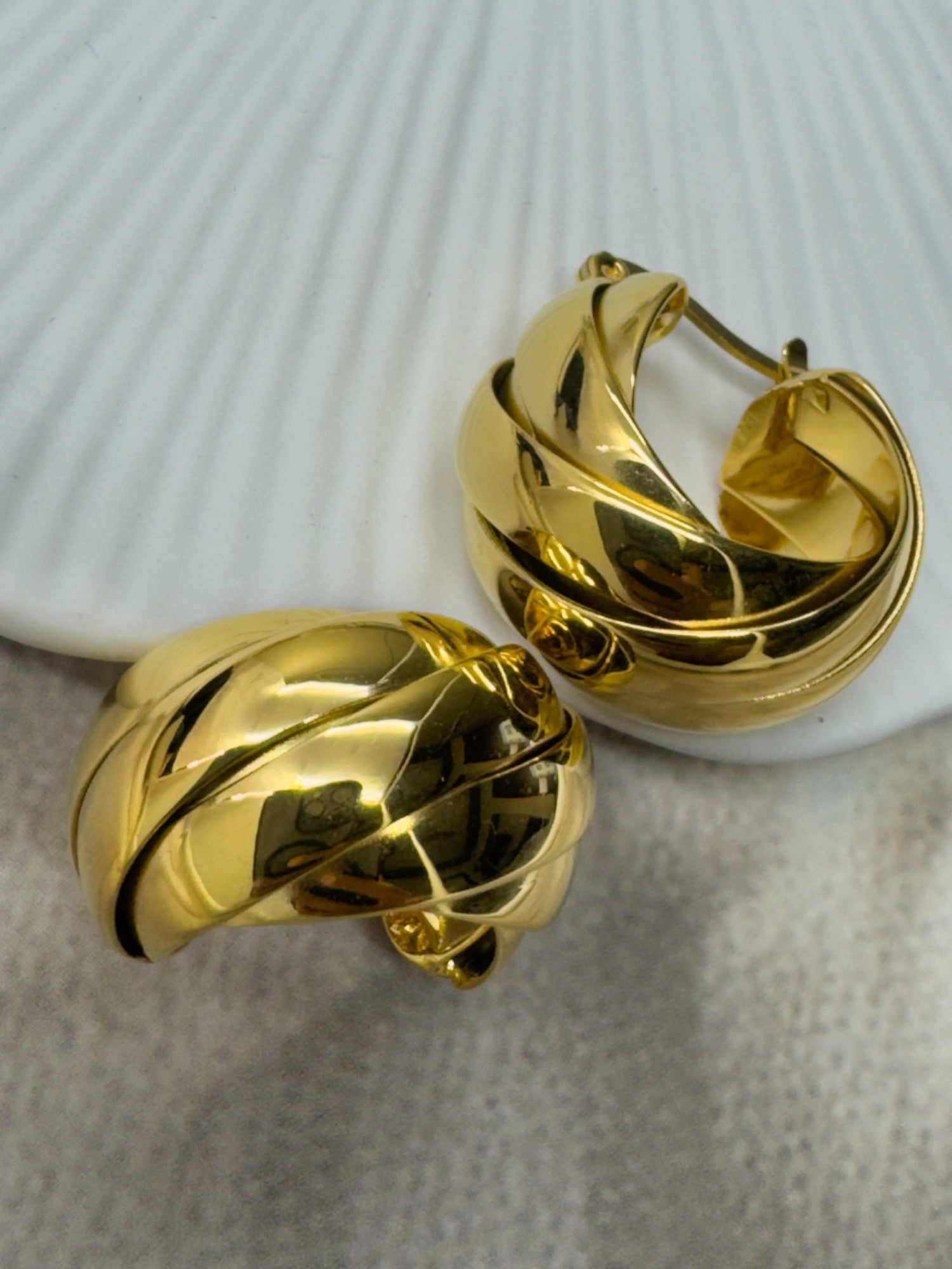U Shape Lines Earrings - XtraSleek