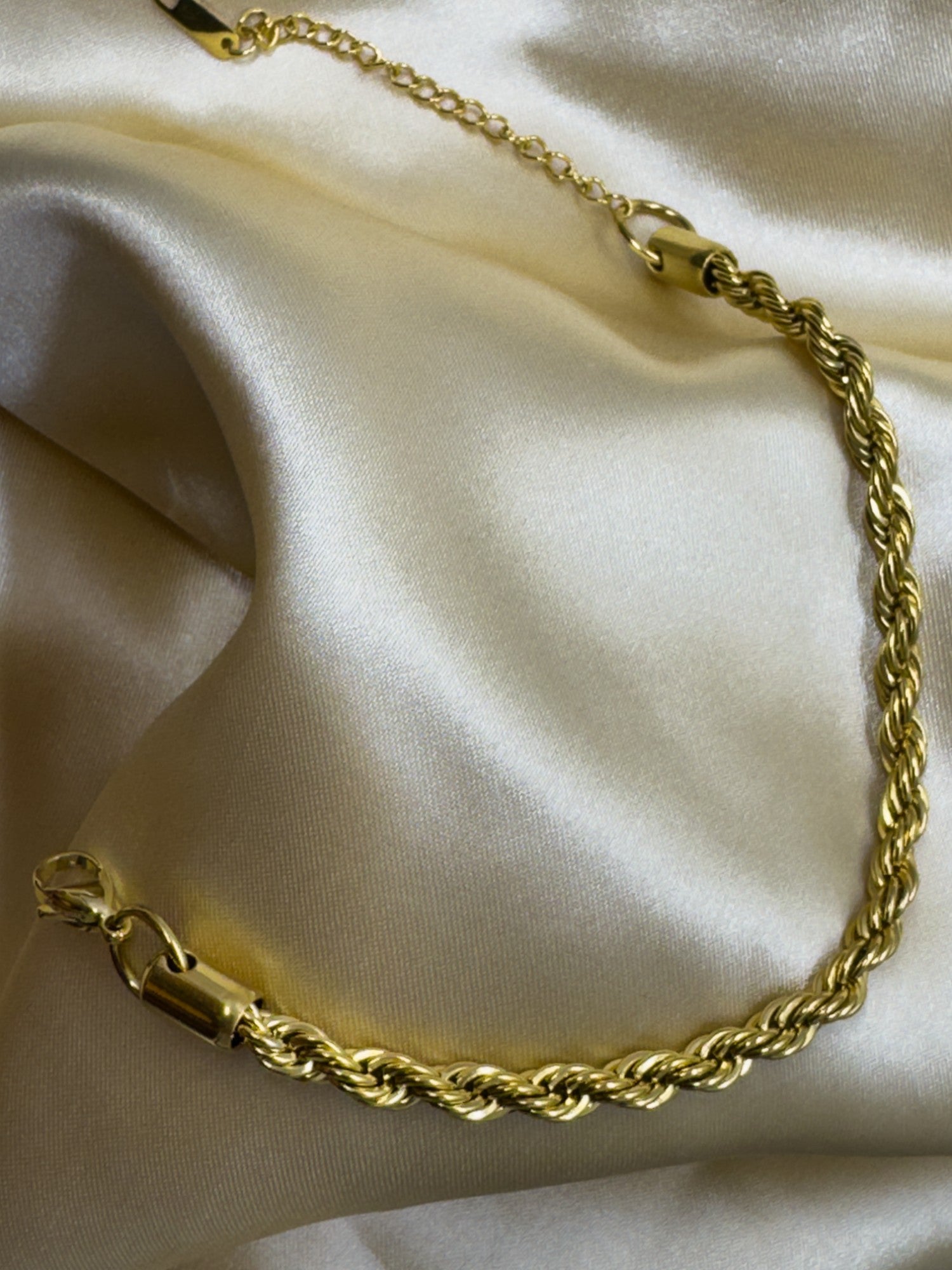 Twisted Bracelet - XtraSleek
