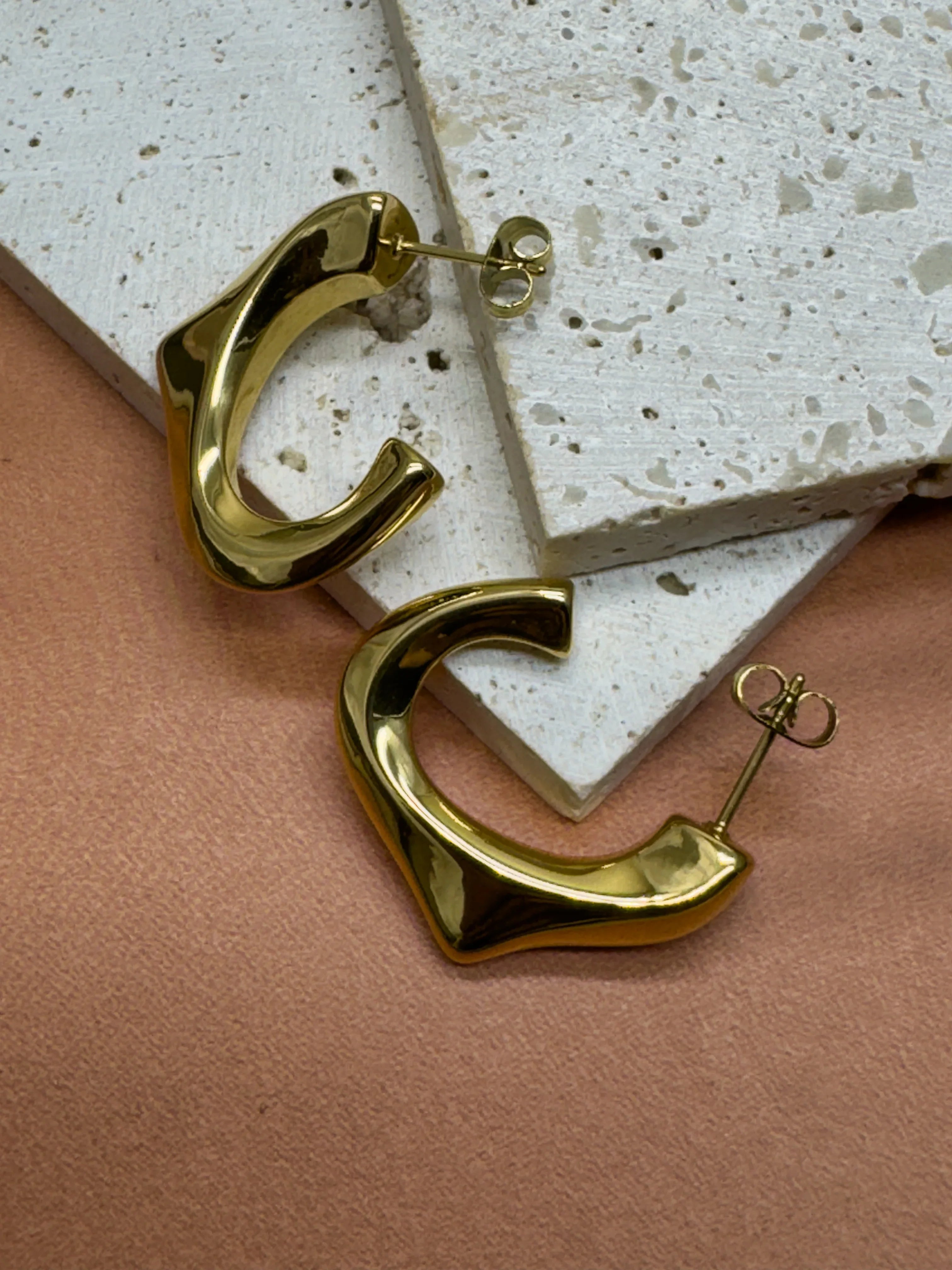 C Shape Ear Studs - XtraSleek