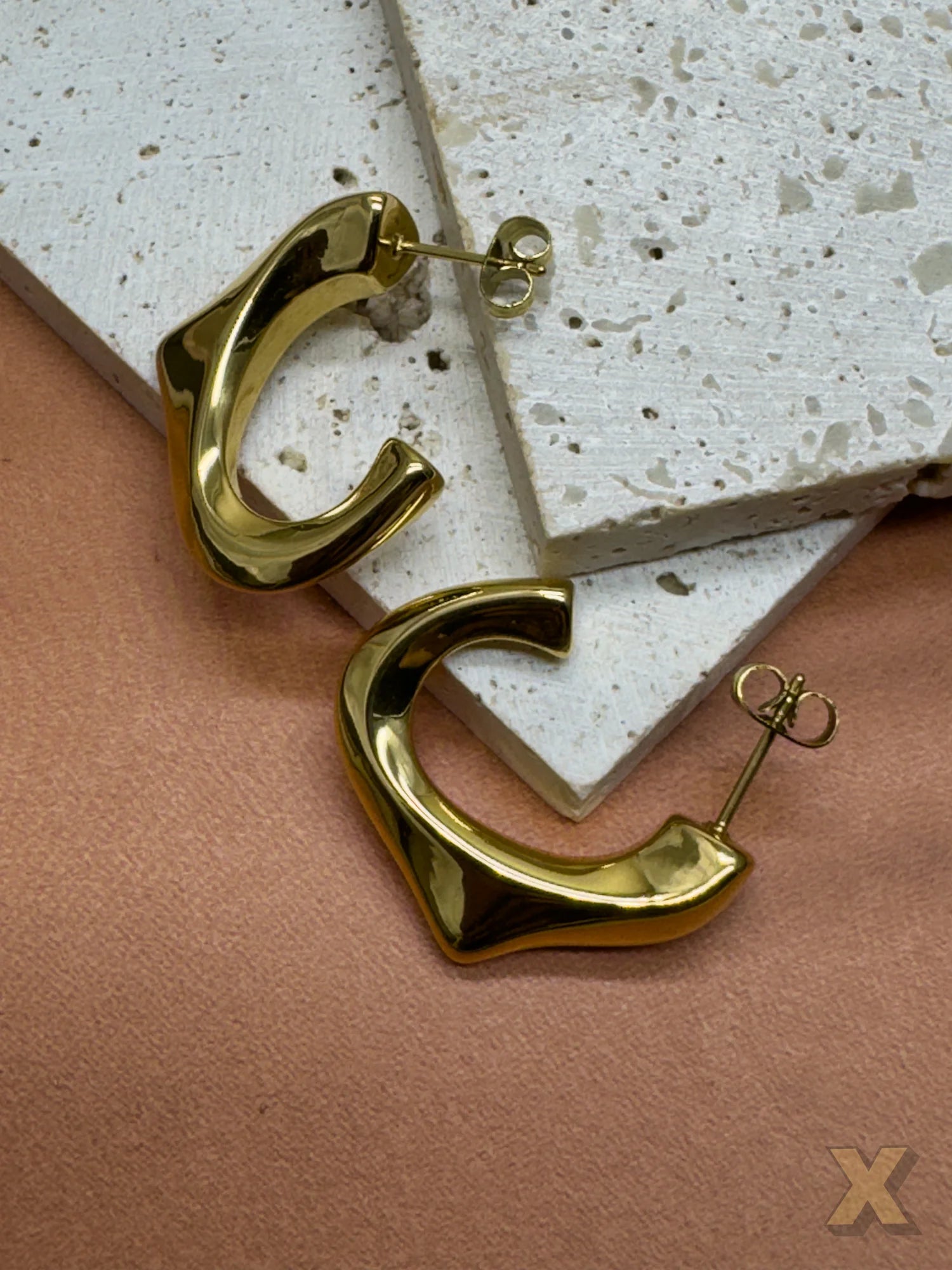 C Shape Ear Studs - XtraSleek