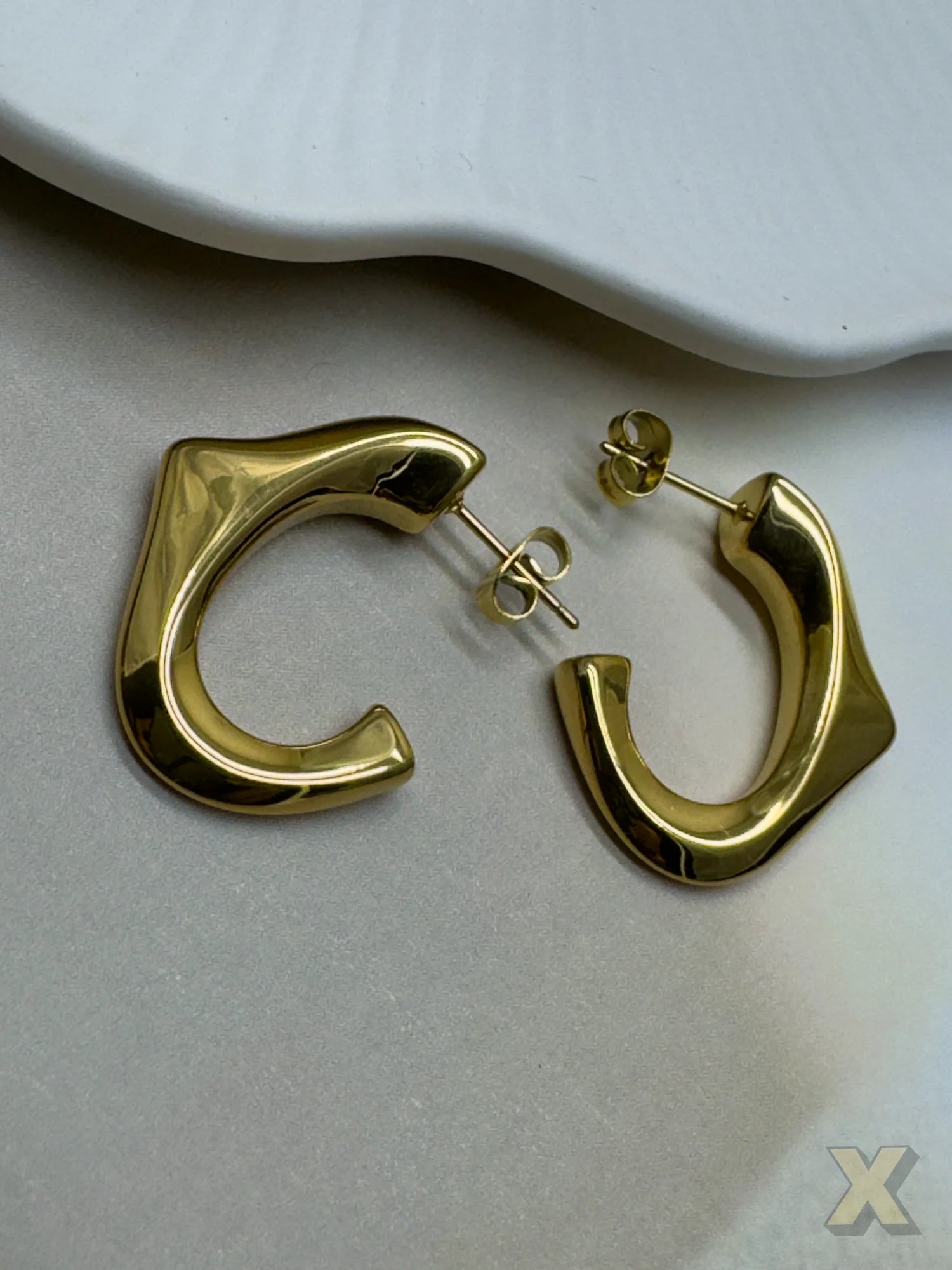 C Shape Ear Studs - XtraSleek