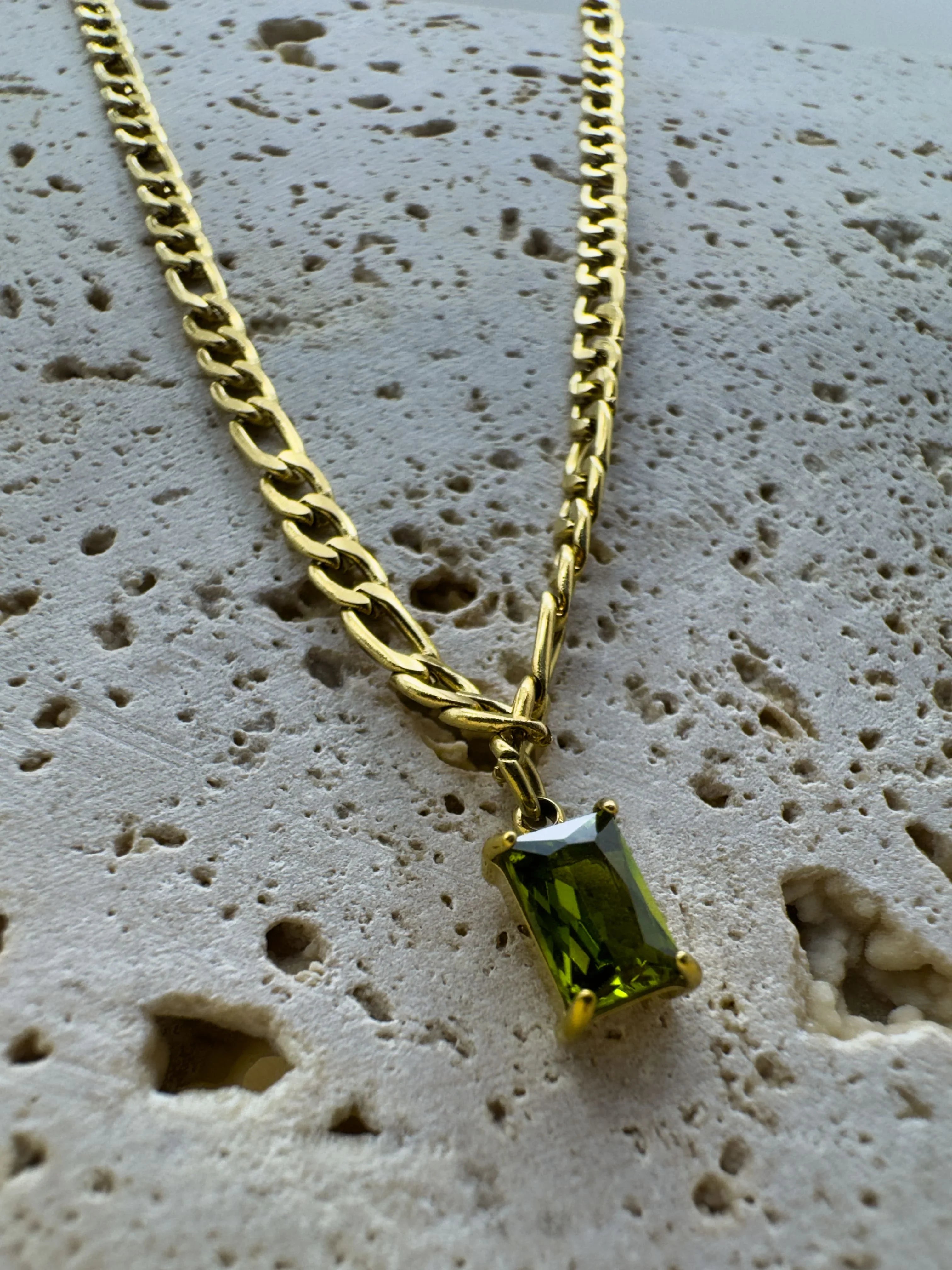 Elegant Pendant Necklace - XtraSleek