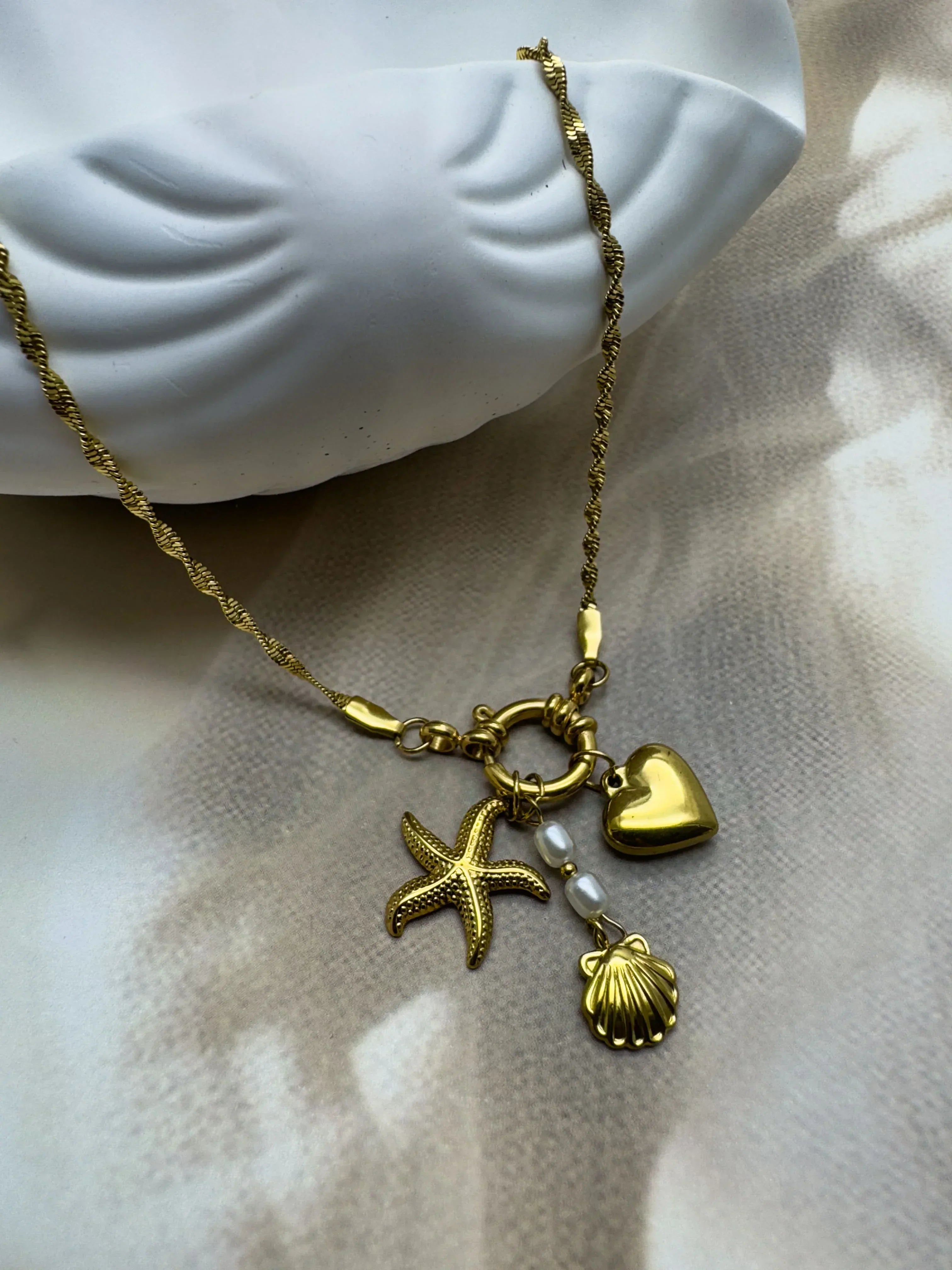 Classic Style Starfish Heart Shape Pendant Necklace - XtraSleek