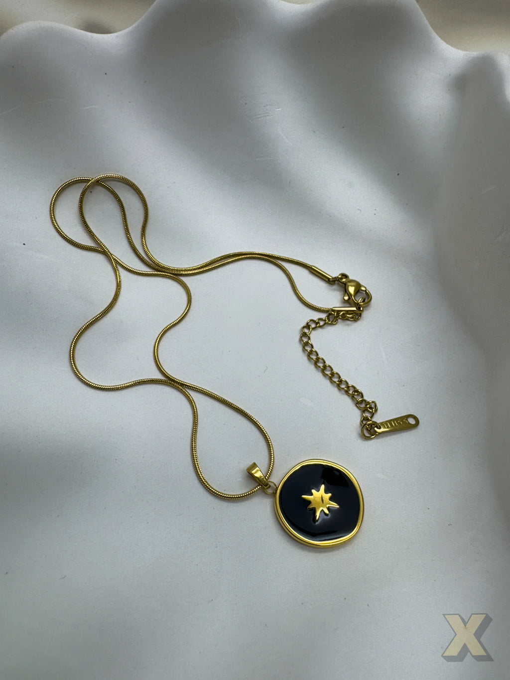 Noir Star Necklace - XtraSleek