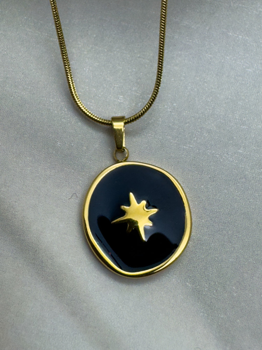 Noir Star Necklace - XtraSleek